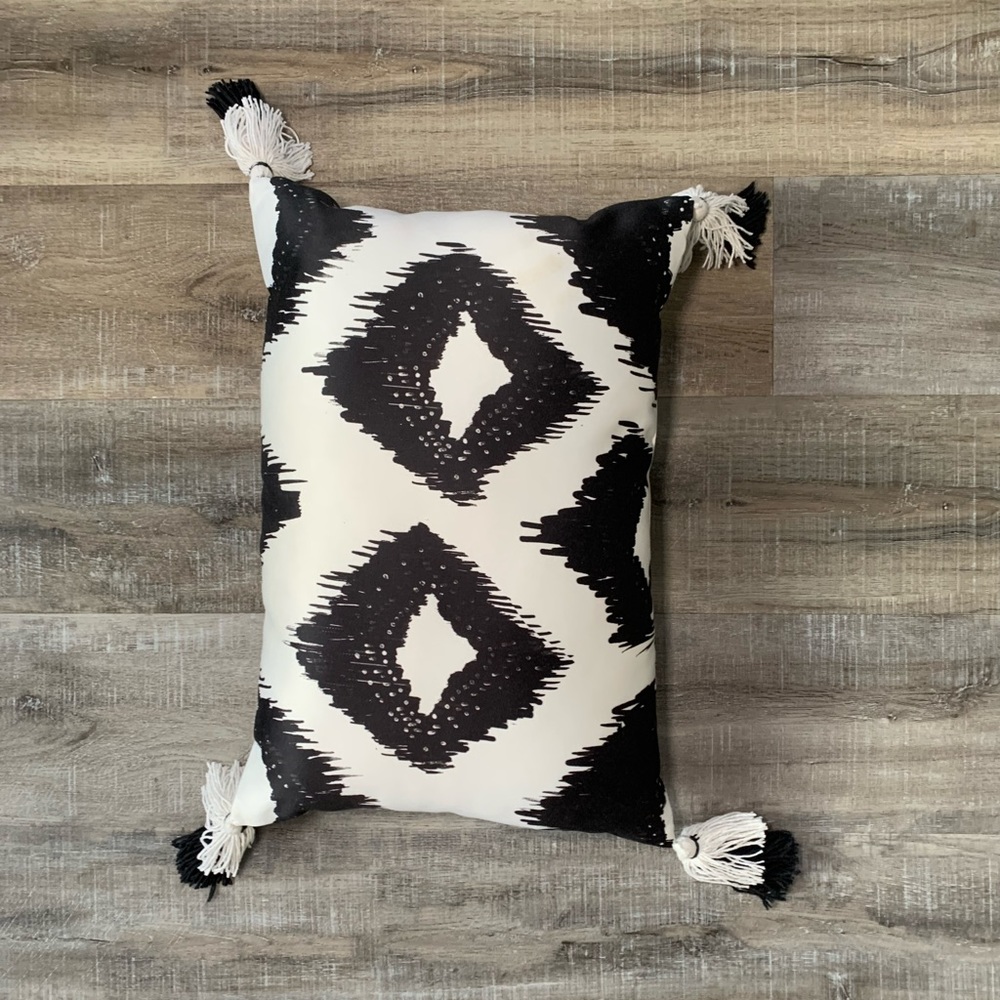 Pier 1 Throw Pillow 18” by 11” Black and White Tasseled
